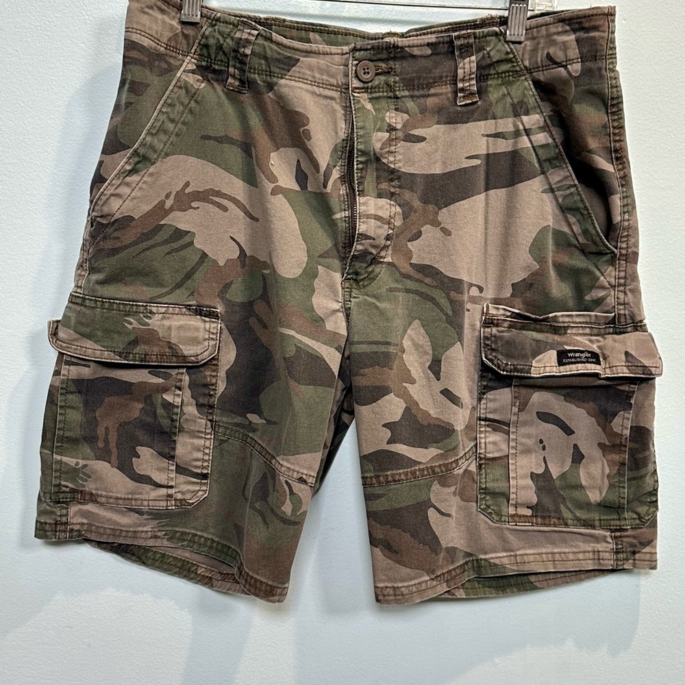 Wrangler Camouflage Cargo Shorts for Men Size 34
